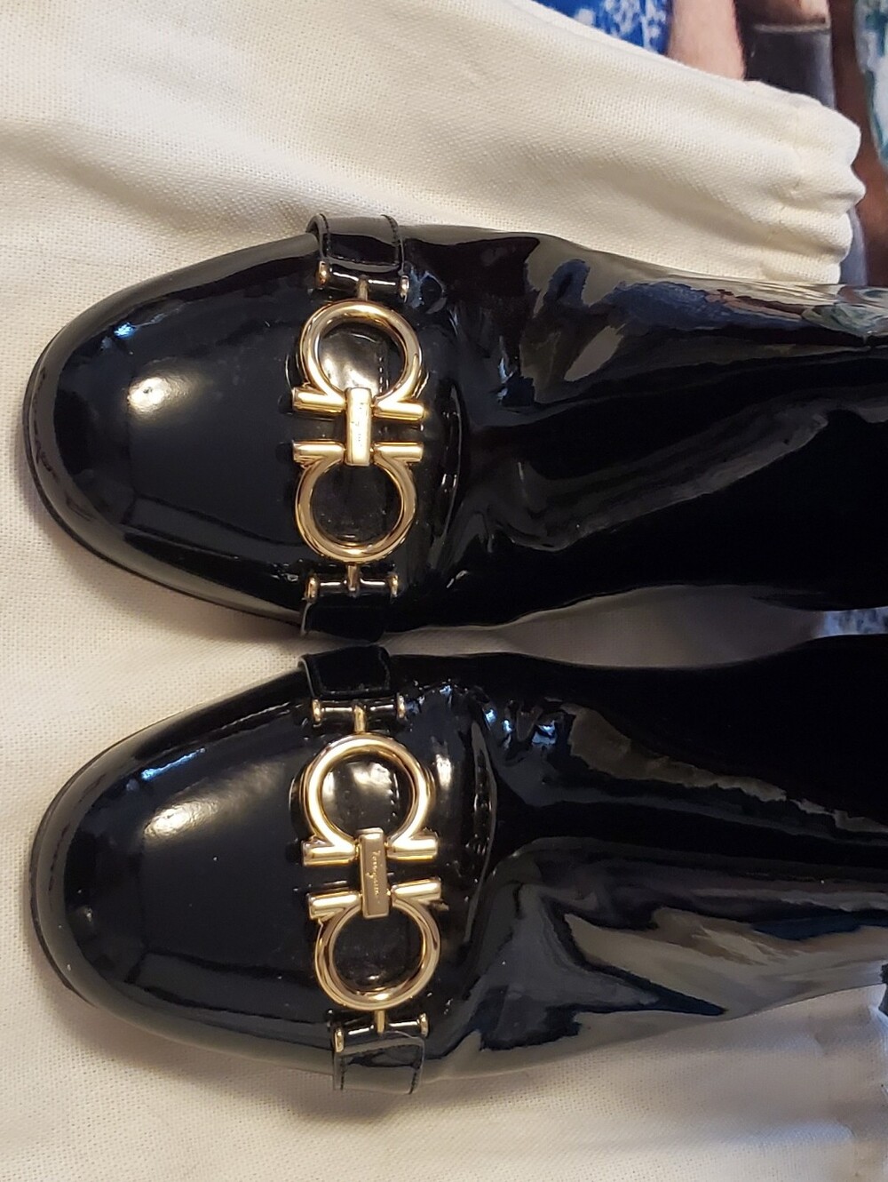 Black with gold boots  6 1/2 salvatore ferragamo - Picture 4 of 6